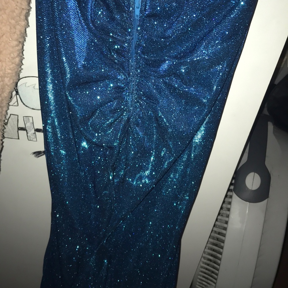 PROM DRESS - Picture 4 of 7